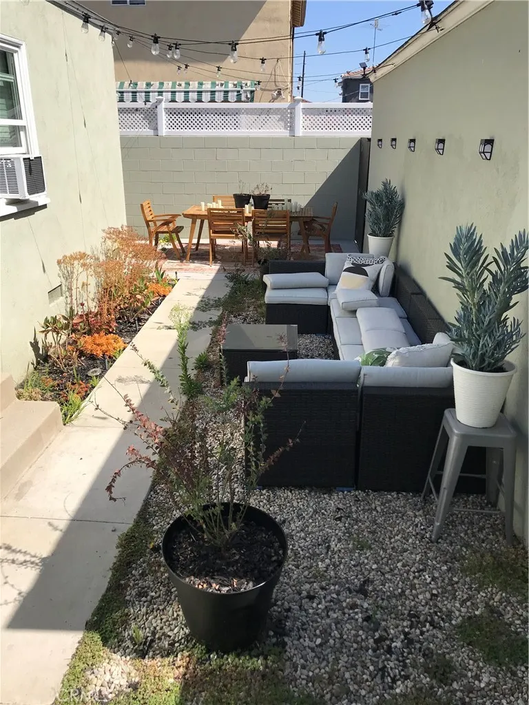 1502 Ocean Park, Santa Monica, California 90405 home-pic-12