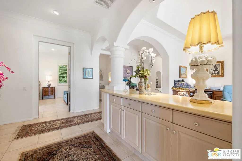 18 Cahuilla Hills Drive, Palm Springs, California 92264 home-pic-40