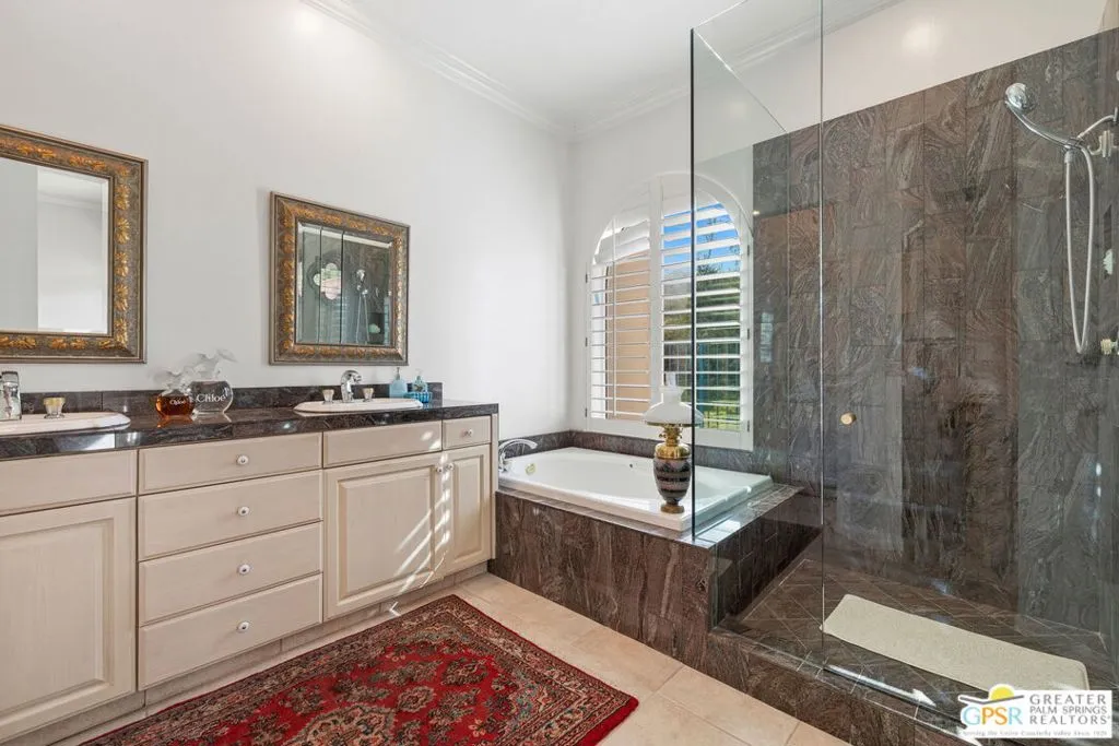 18 Cahuilla Hills Drive, Palm Springs, California 92264 home-pic-36