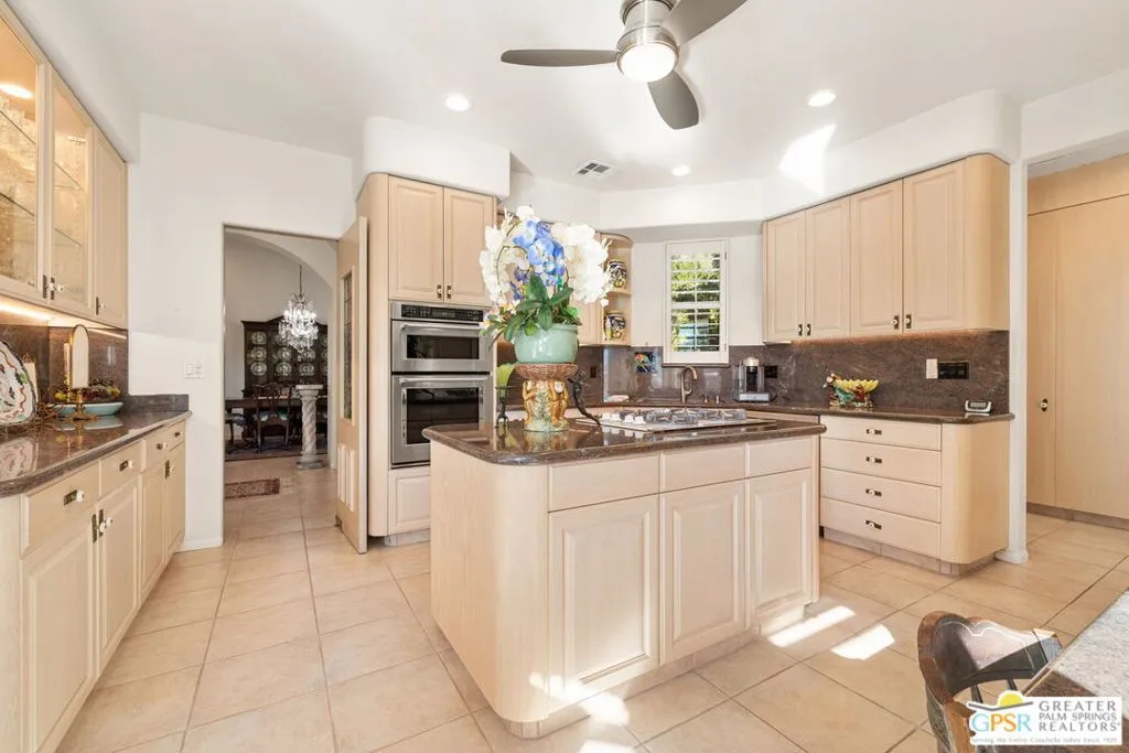 18 Cahuilla Hills Drive, Palm Springs, California 92264 home-pic-26