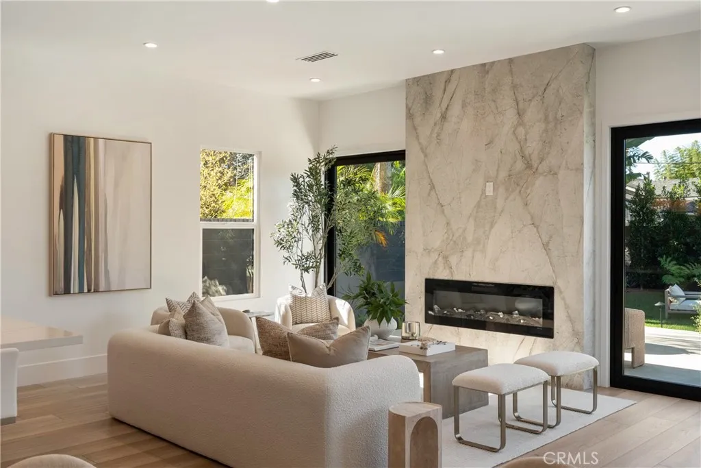 2187 Meyer Place, Costa Mesa, California 92627 home-pic-15