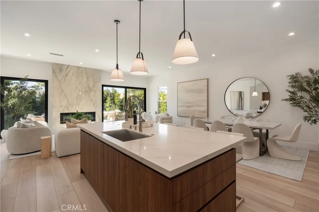2187 Meyer Place, Costa Mesa, California 92627 home-pic-12