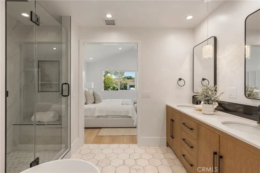 2187 Meyer Place, Costa Mesa, California 92627 home-pic-25