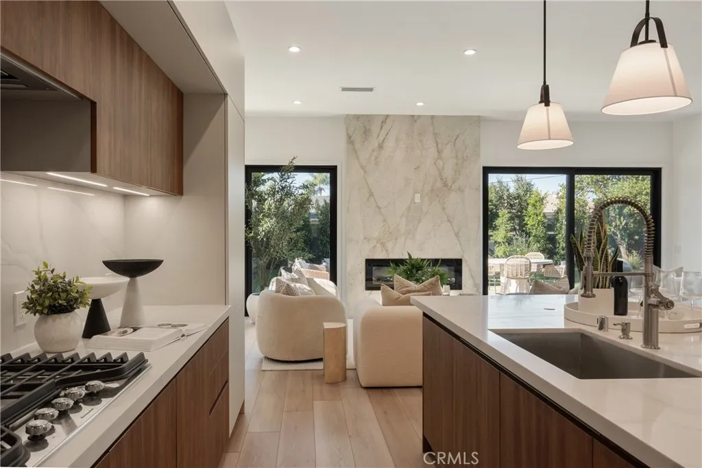 2187 Meyer Place, Costa Mesa, California 92627 home-pic-13