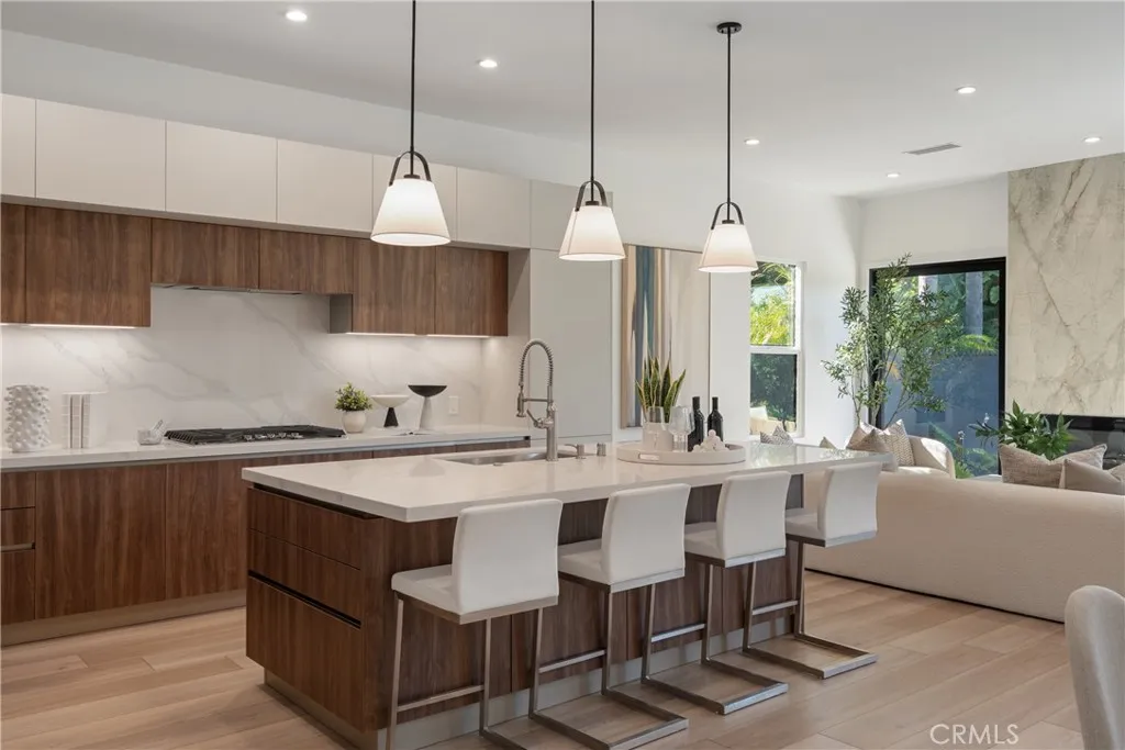 2187 Meyer Place, Costa Mesa, California 92627 home-pic-10