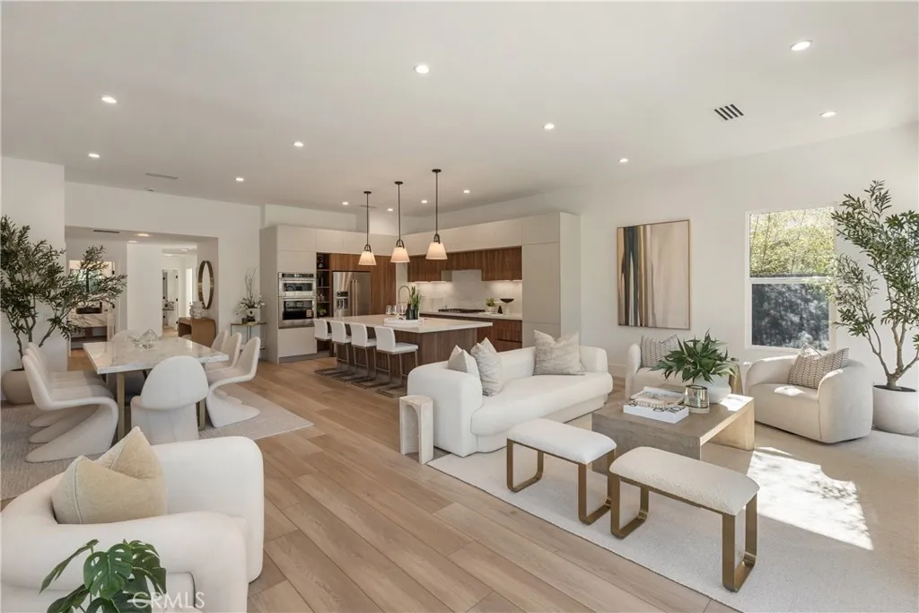 2187 Meyer Place, Costa Mesa, California 92627 home-pic-16