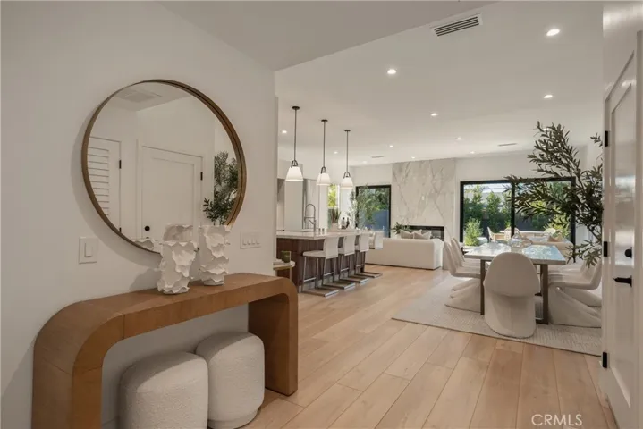 2187 Meyer Place, Costa Mesa, California 92627