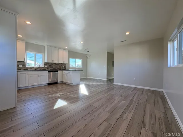 10246 Odessa, Granada Hills, California 91343