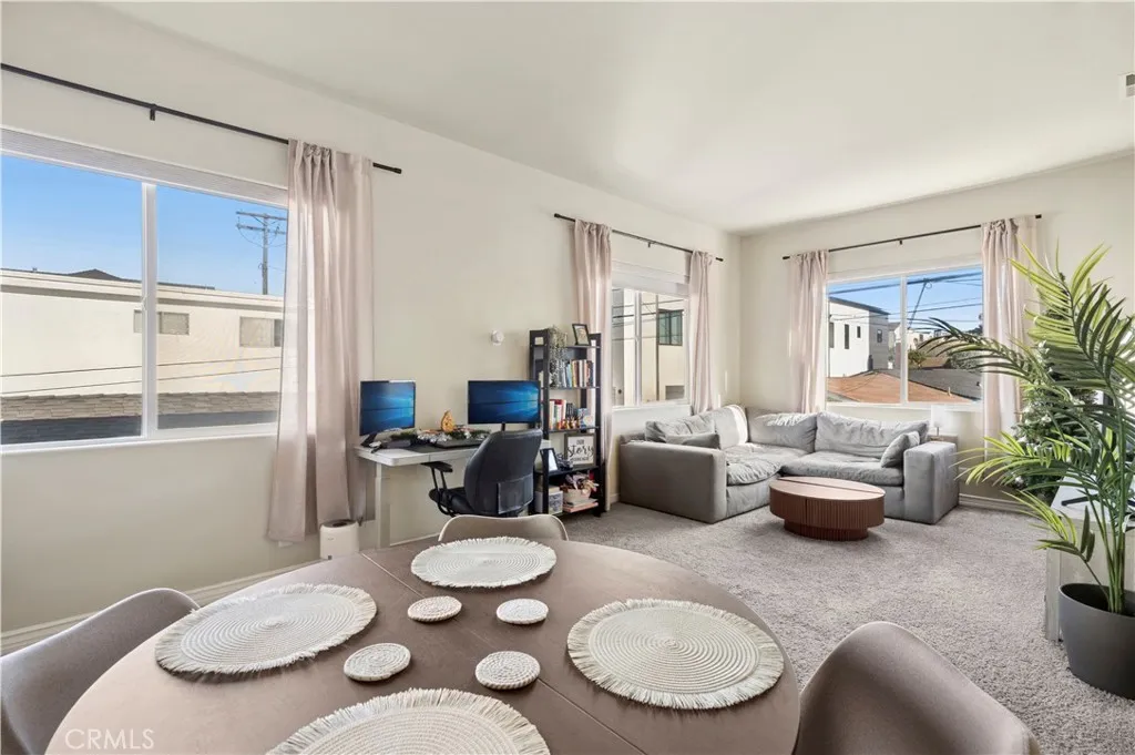 710 1/2 Marigold, Corona Del Mar, California 92625 home-pic-2