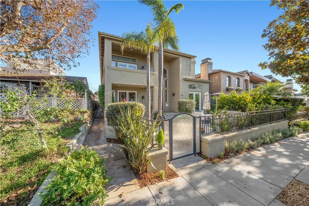 710 1/2 Marigold, Corona Del Mar, California 92625 home-pic-1