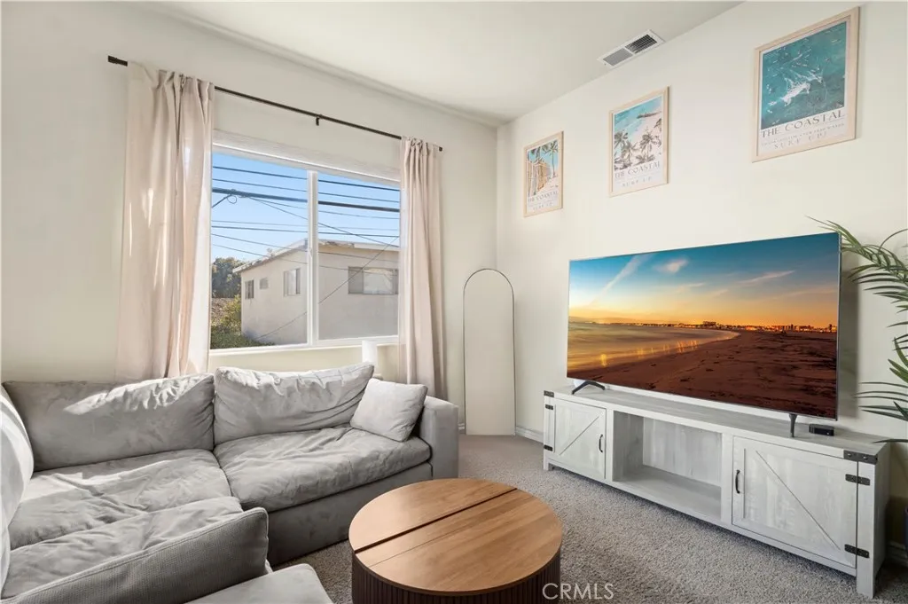 710 1/2 Marigold, Corona Del Mar, California 92625 home-pic-4