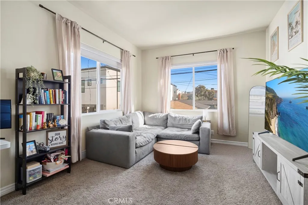 710 1/2 Marigold, Corona Del Mar, California 92625 home-pic-5
