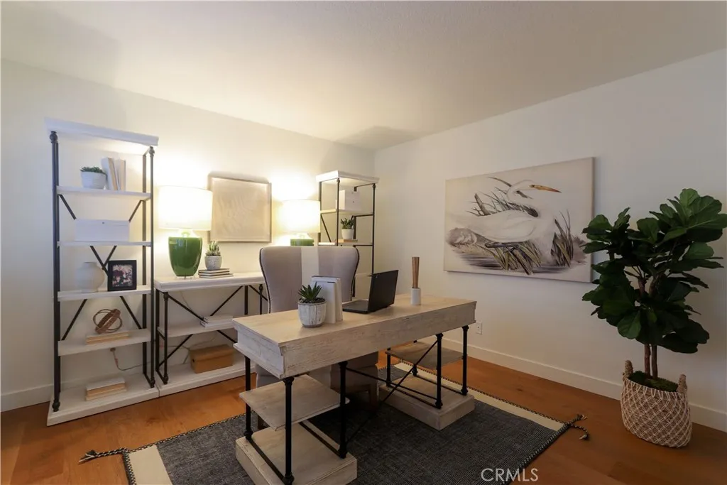 651 Wakefield Court 102, Long Beach, California 90803 home-pic-13