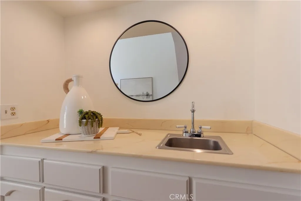 651 Wakefield Court 102, Long Beach, California 90803 home-pic-15