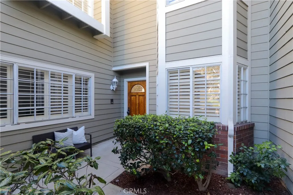 651 Wakefield Court 102, Long Beach, California 90803 home-pic-1