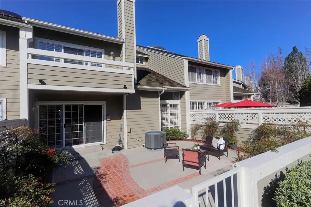 651 Wakefield Court 102, Long Beach, California 90803 home-pic-32