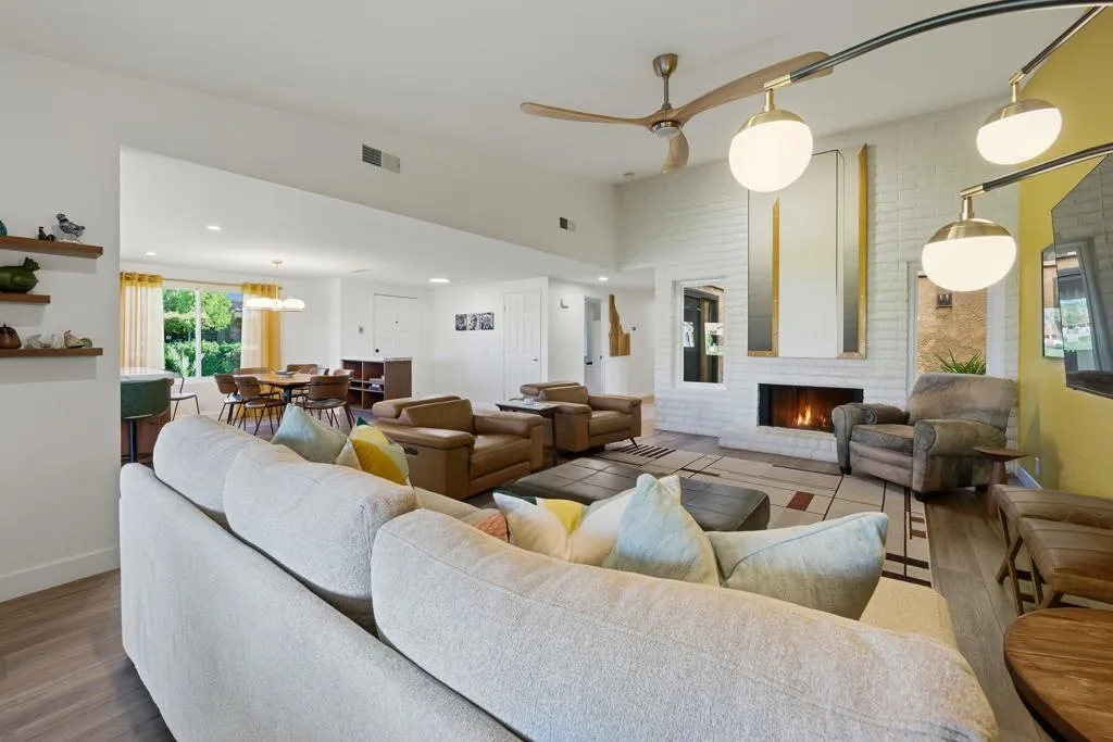 26 Camisa Lane, Palm Desert, California 92260 home-pic-3