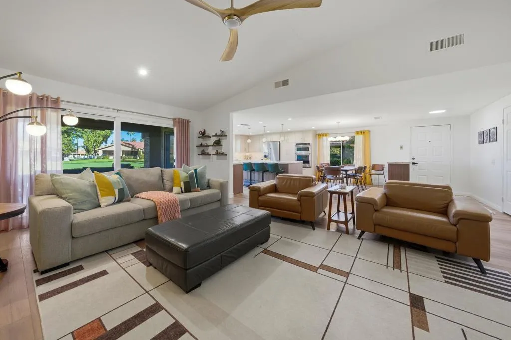 26 Camisa Lane, Palm Desert, California 92260 home-pic-2