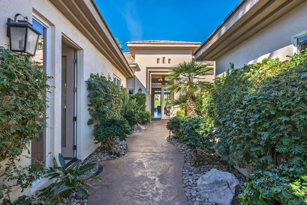51641 El Dorado Drive, La Quinta, California 92253 home-pic-3