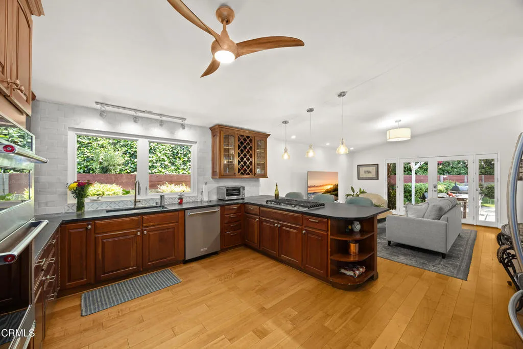 5524 Ocean View Boulevard, La Canada Flintridge, California 91011 home-pic-9