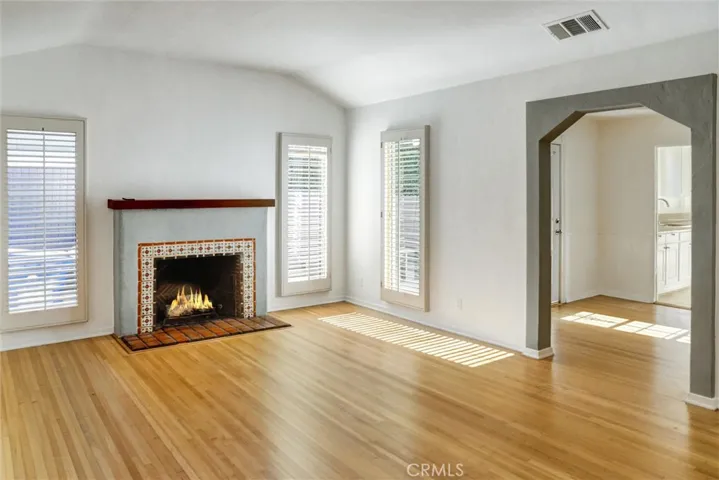 1185 Hauser Boulevard, Los Angeles, California 90019