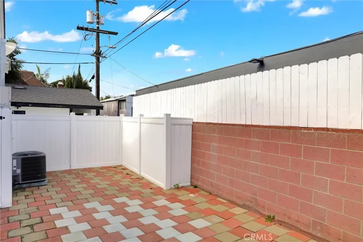 1185 Hauser Boulevard, Los Angeles, California 90019