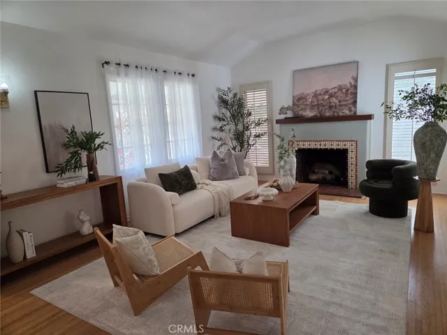1185 Hauser Boulevard, Los Angeles, California 90019
