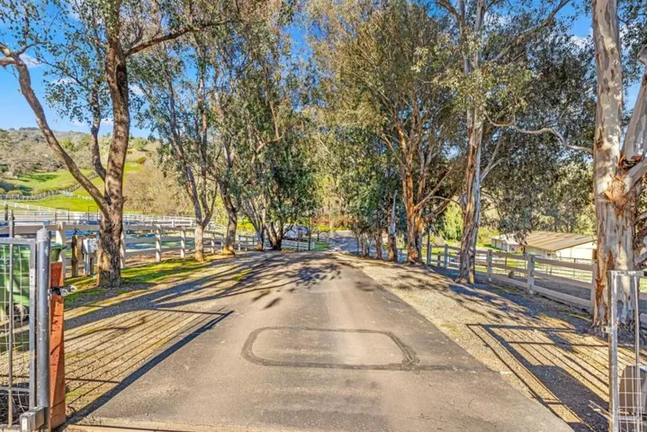 6915 Redwood Retreat Road, Gilroy, California 95020