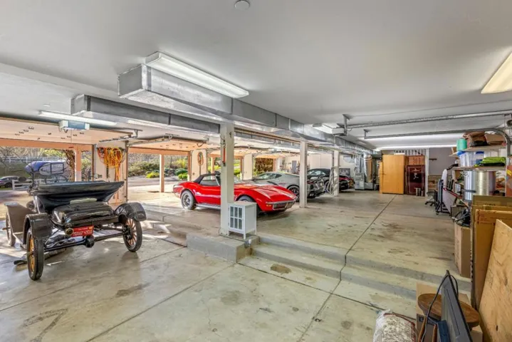 6915 Redwood Retreat Road, Gilroy, California 95020