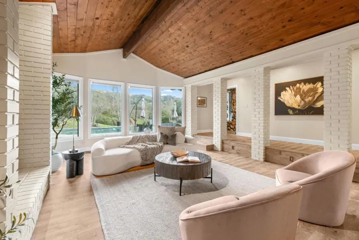 6915 Redwood Retreat Road, Gilroy, California 95020