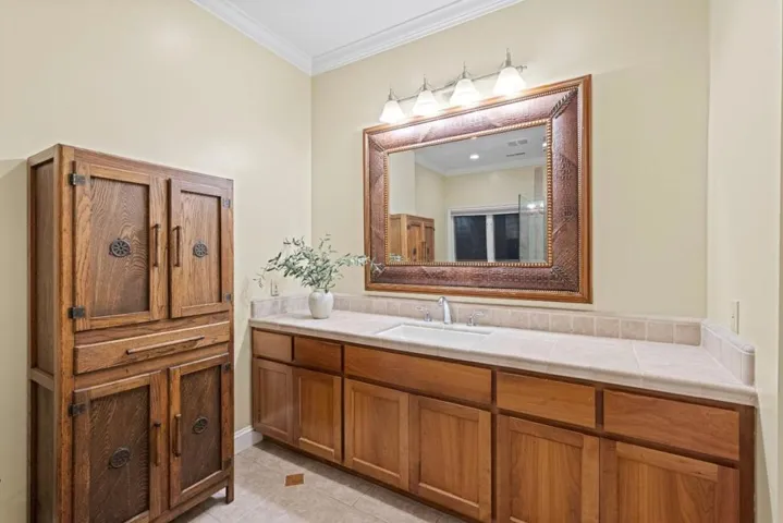 6915 Redwood Retreat Road, Gilroy, California 95020