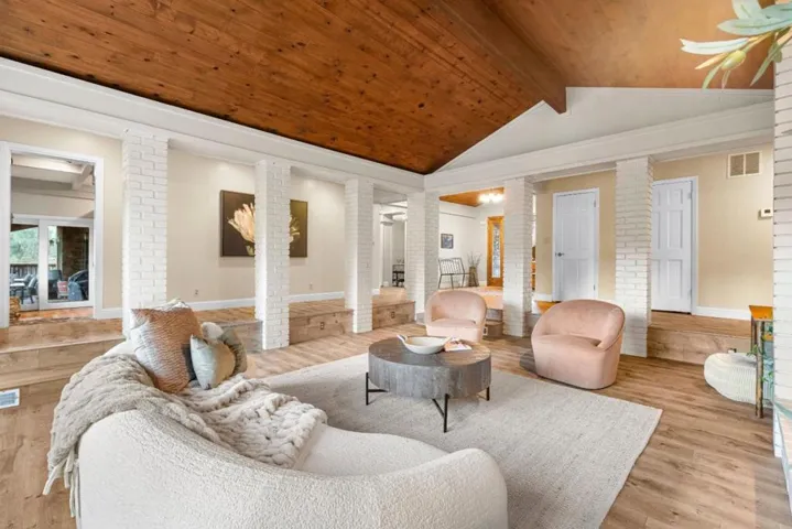 6915 Redwood Retreat Road, Gilroy, California 95020