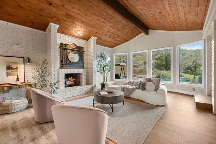 6915 Redwood Retreat Road, Gilroy, California 95020