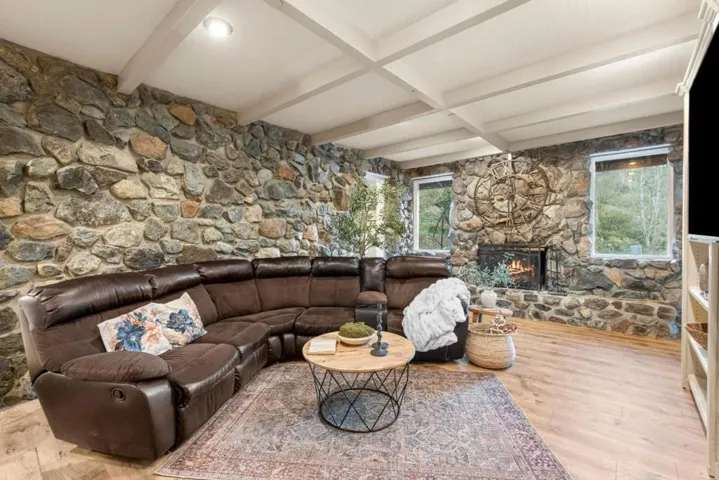 6915 Redwood Retreat Road, Gilroy, California 95020