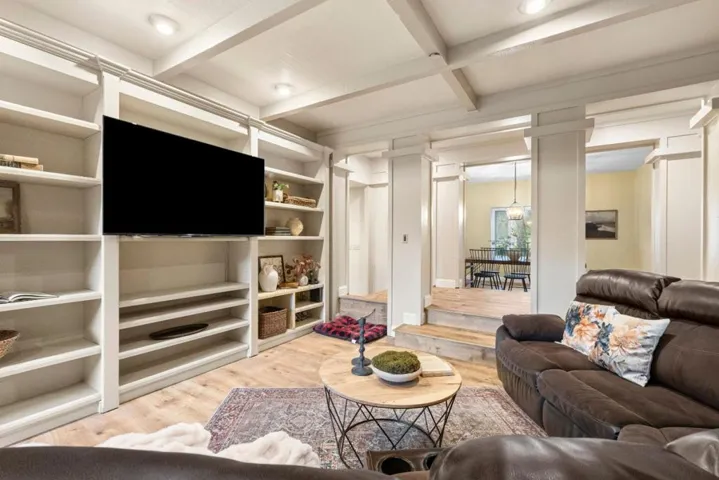 6915 Redwood Retreat Road, Gilroy, California 95020