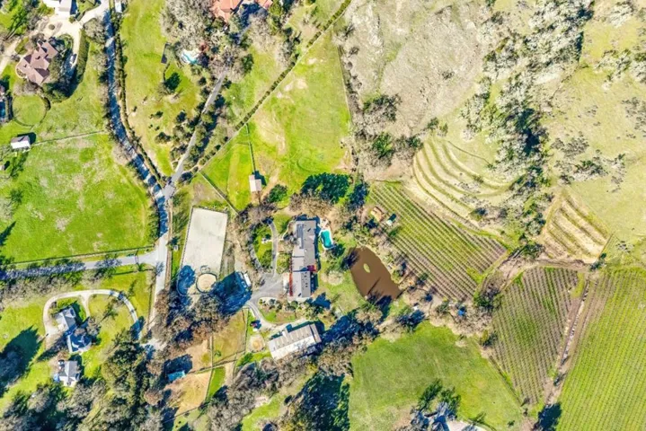 6915 Redwood Retreat Road, Gilroy, California 95020