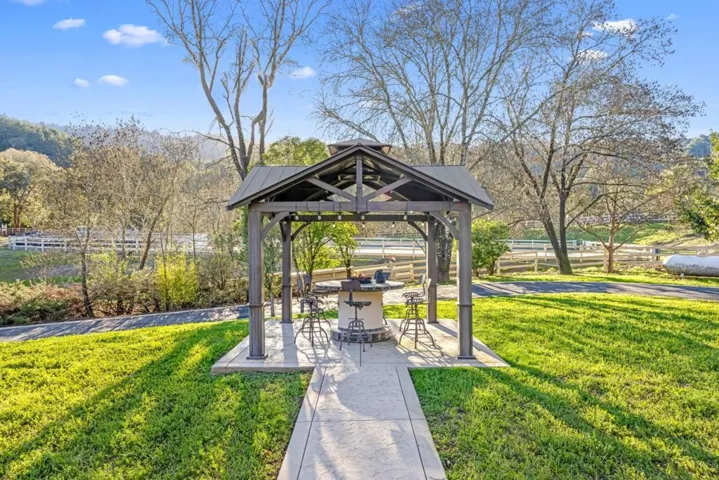 6915 Redwood Retreat Road, Gilroy, California 95020