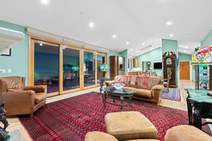 6915 Redwood Retreat Road, Gilroy, California 95020
