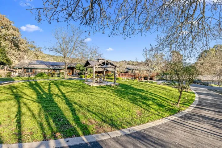 6915 Redwood Retreat Road, Gilroy, California 95020