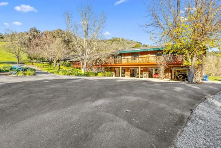 6915 Redwood Retreat Road, Gilroy, California 95020