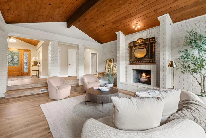 6915 Redwood Retreat Road, Gilroy, California 95020