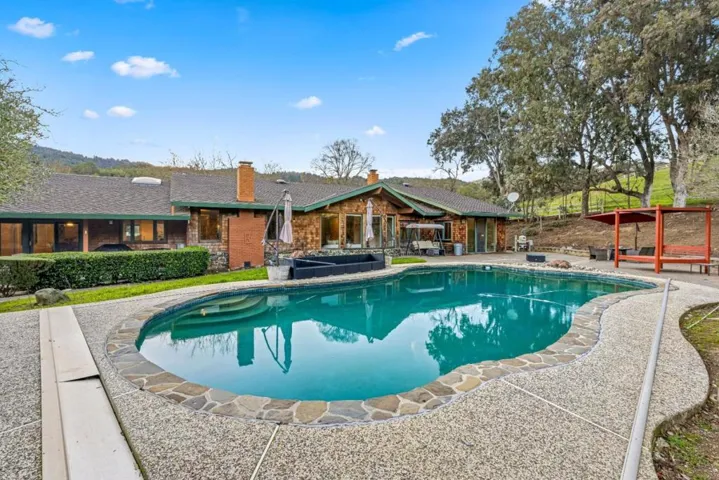 6915 Redwood Retreat Road, Gilroy, California 95020