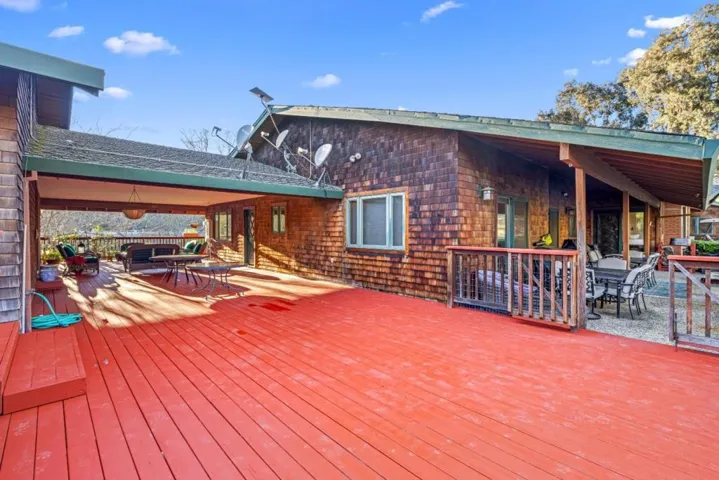 6915 Redwood Retreat Road, Gilroy, California 95020