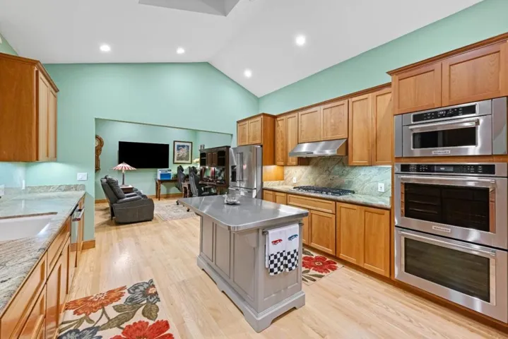 6915 Redwood Retreat Road, Gilroy, California 95020