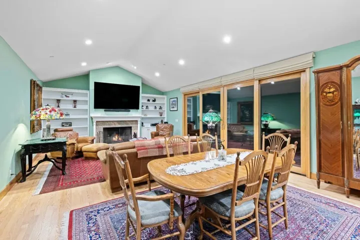 6915 Redwood Retreat Road, Gilroy, California 95020
