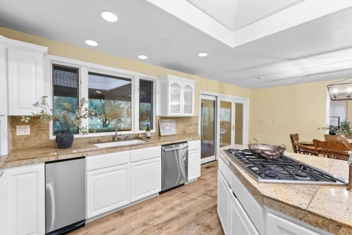 6915 Redwood Retreat Road, Gilroy, California 95020