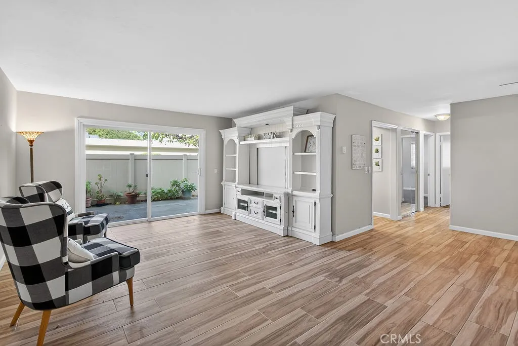 8777 Coral Springs Court 8c, Huntington Beach, California 92646 home-pic-4
