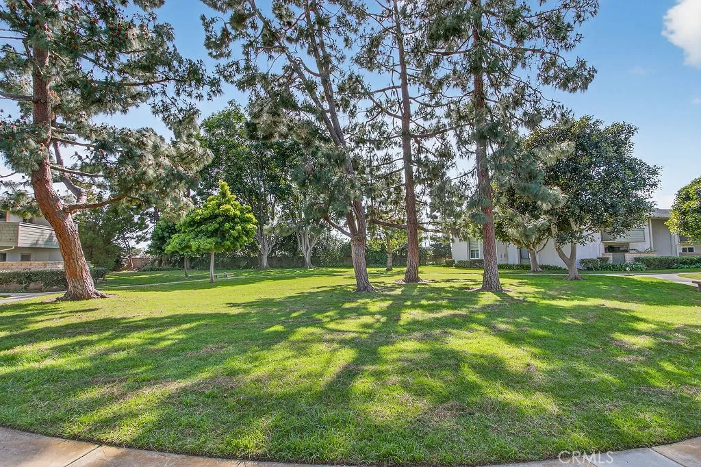 8777 Coral Springs Court 8c, Huntington Beach, California 92646 home-pic-23