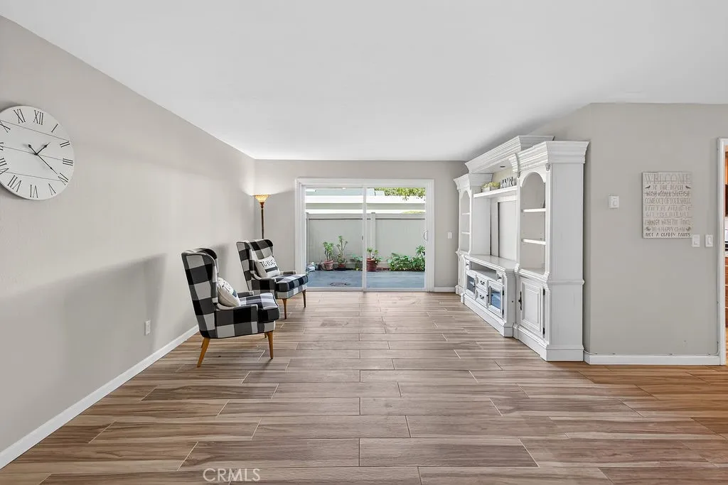 8777 Coral Springs Court 8c, Huntington Beach, California 92646 home-pic-3