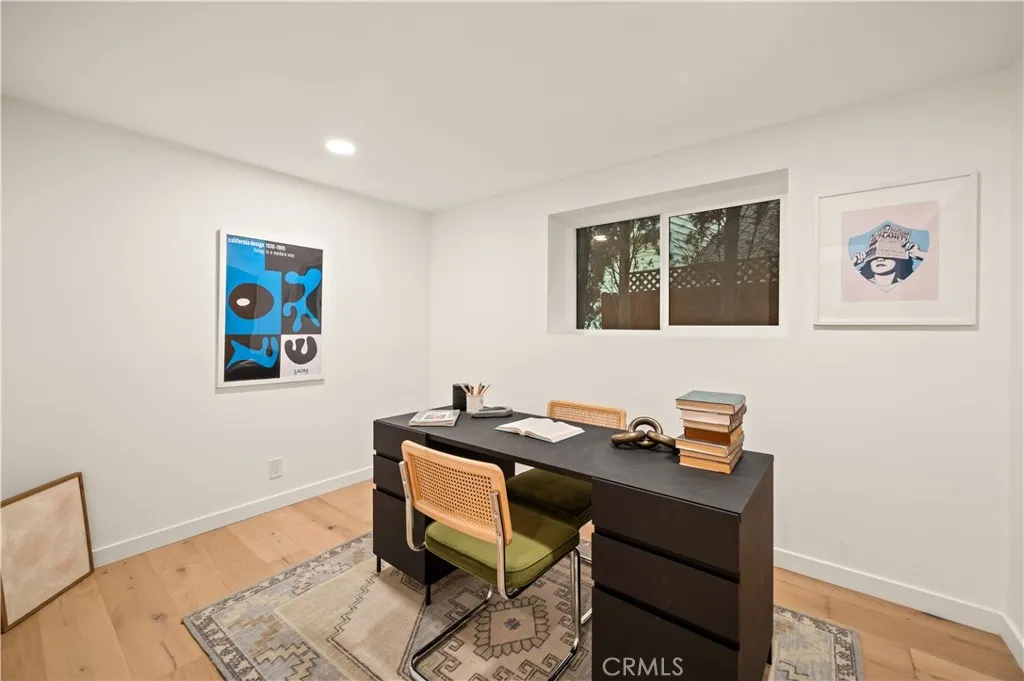 3947 Sumac Drive, Sherman Oaks, California 91403 home-pic-19